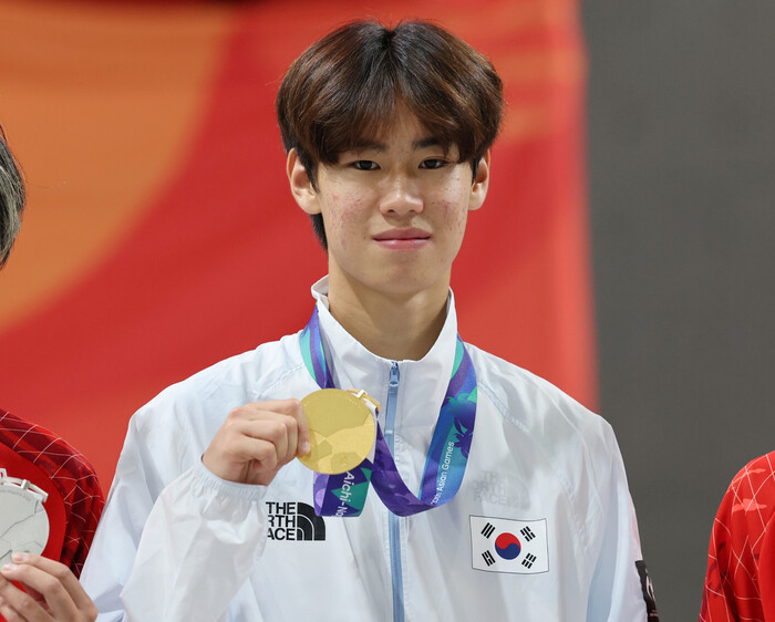 17살 강준이, 한국 스케이트보드 역사상 첫 아시안게임 금메달